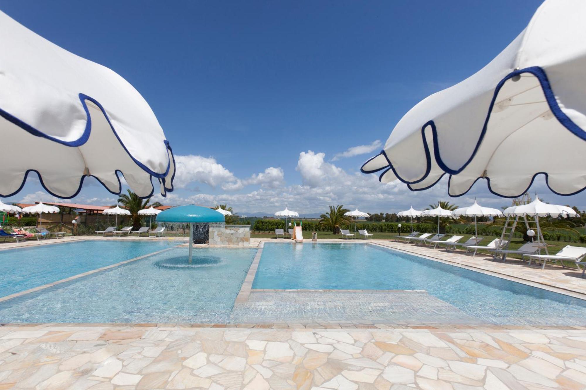 Fattoria Maremmana Aparthotel Marina di Grosseto Exterior photo